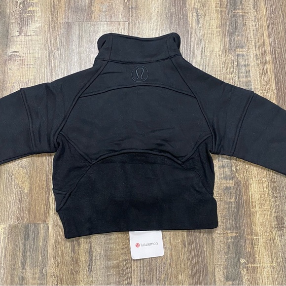 Lululemon Kids Black Half-Zip Pullover Size 5-6Y With Thumb Holes - Picture 3 of 13